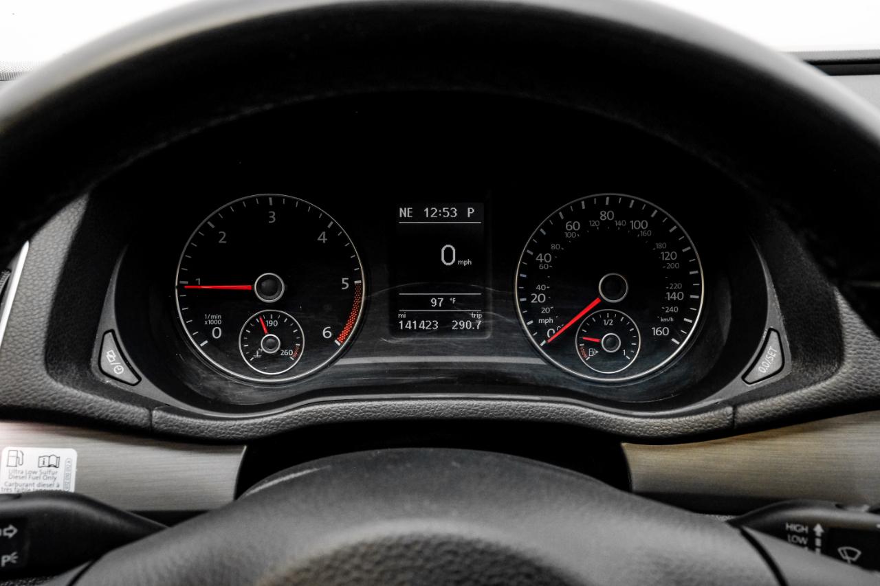 Volkswagen Passat 4dr Sdn 2.0L Manual TDI SE 2015