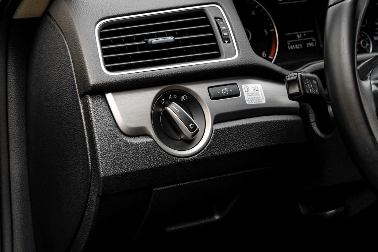 Volkswagen Passat 4dr Sdn 2.0L Manual TDI SE 2015