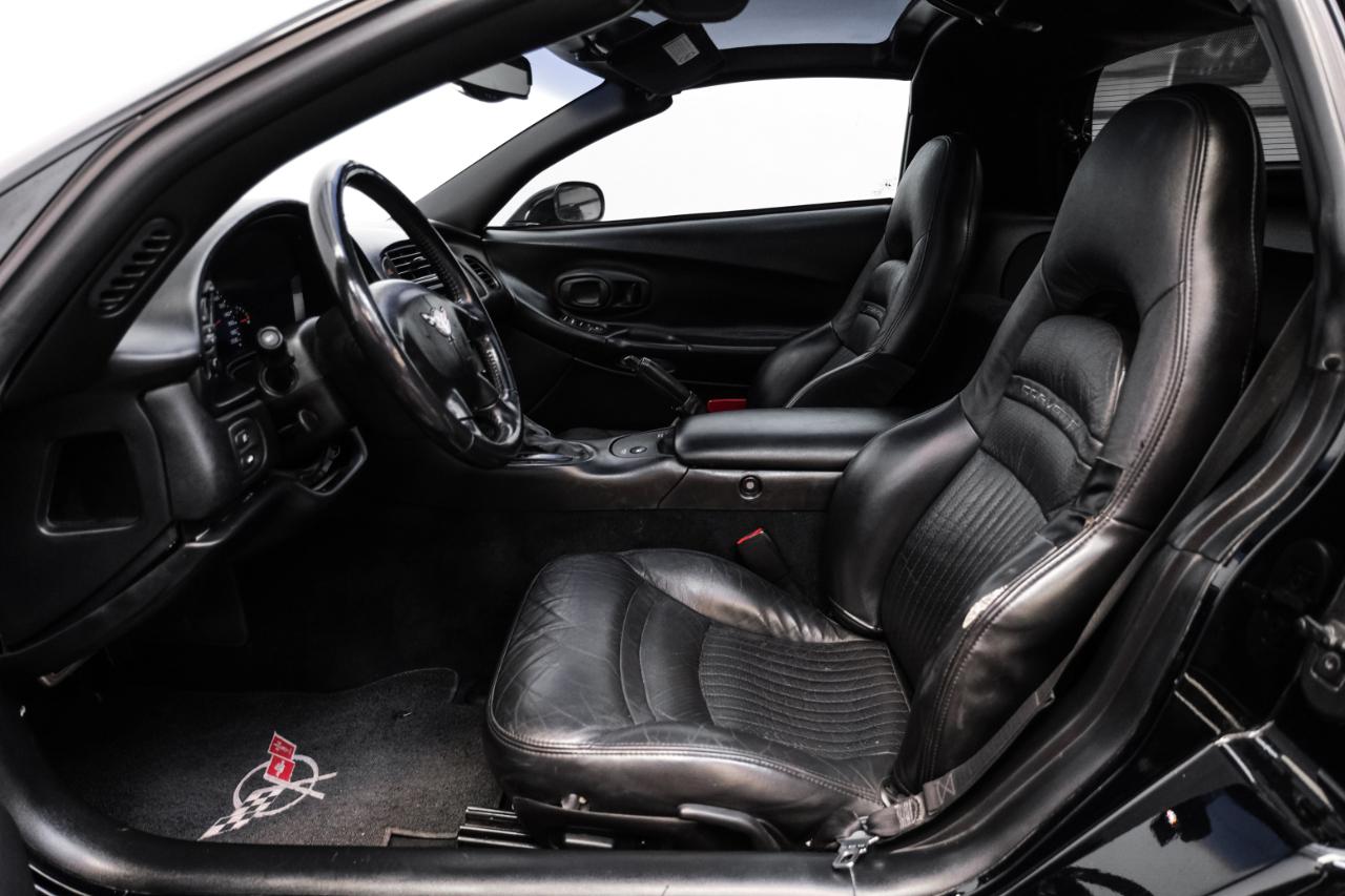 Chevrolet Corvette 2dr Cpe 2001