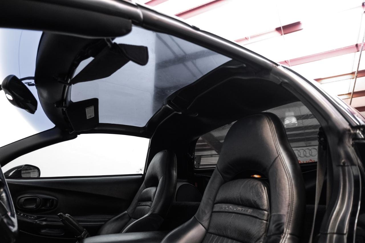 Chevrolet Corvette 2dr Cpe 2001