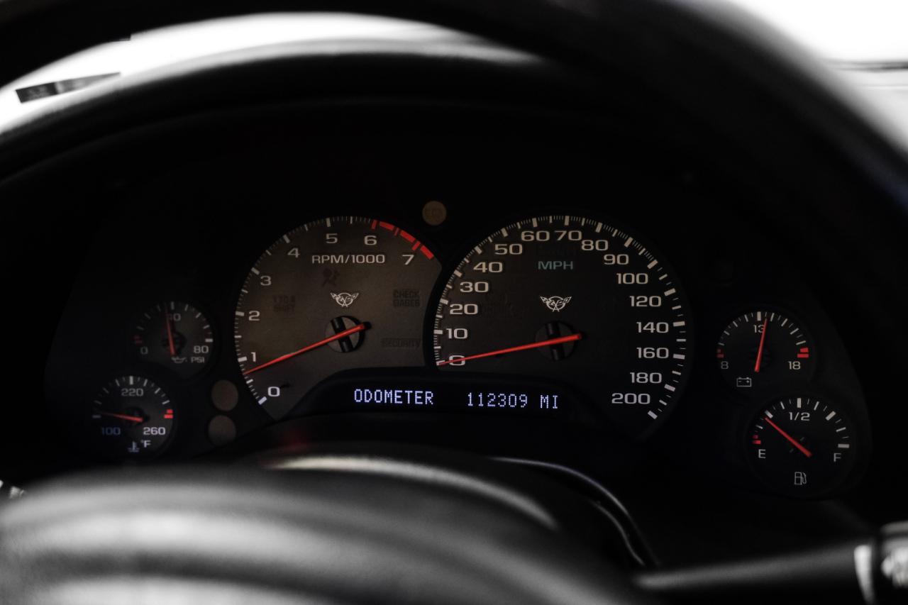 Chevrolet Corvette 2dr Cpe 2001