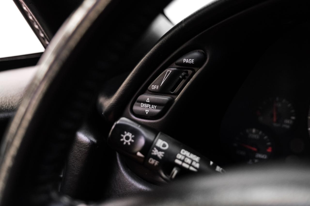 Chevrolet Corvette 2dr Cpe 2001