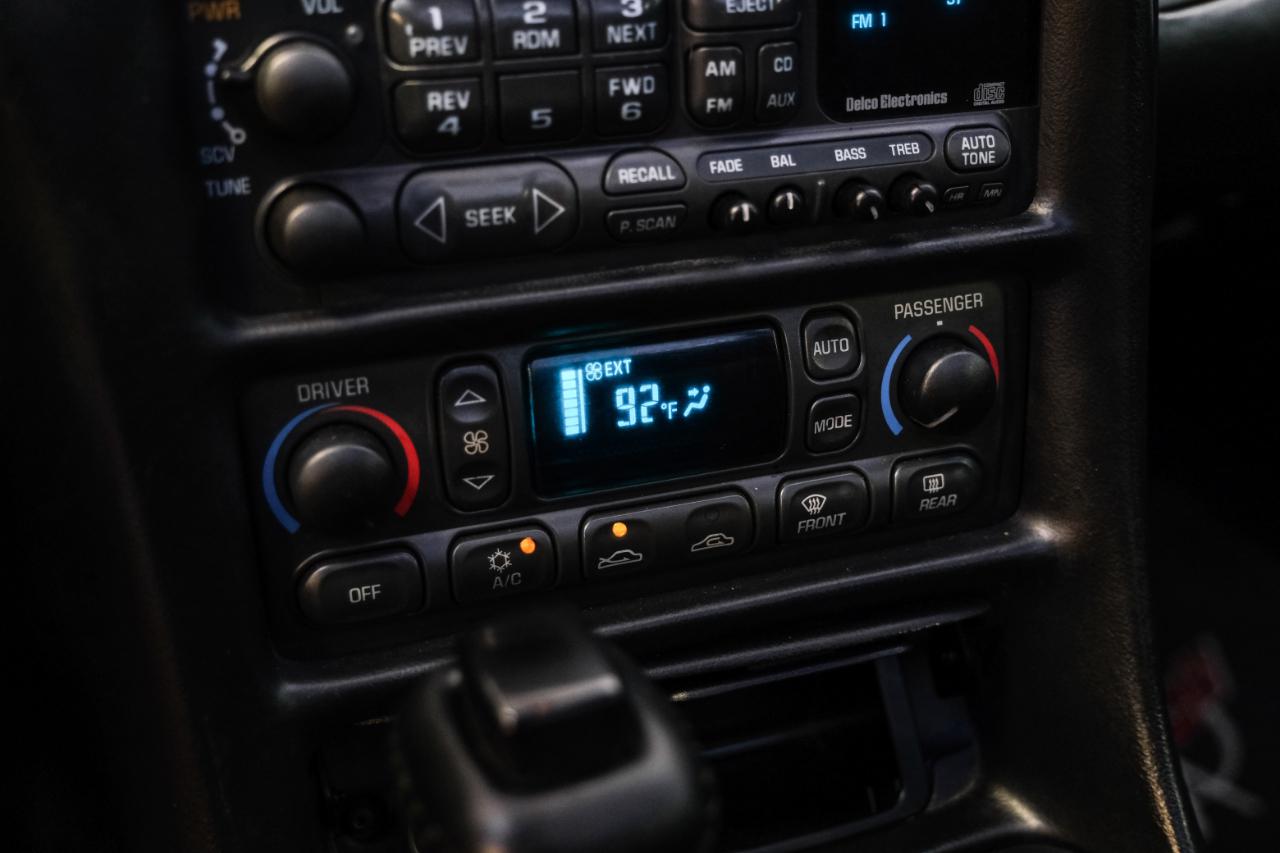 Chevrolet Corvette 2dr Cpe 2001