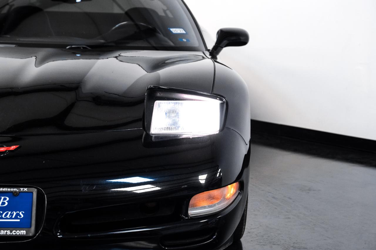 Chevrolet Corvette 2dr Cpe 2001