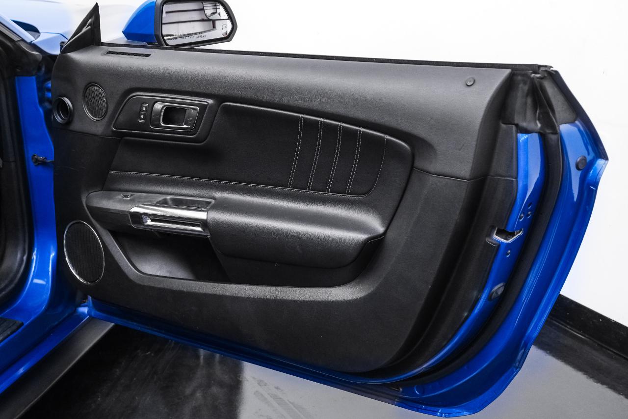 Ford Mustang EcoBoost Convertible 2020