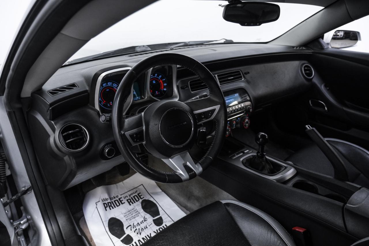 Chevrolet Camaro 2dr Cpe 1SS 2011