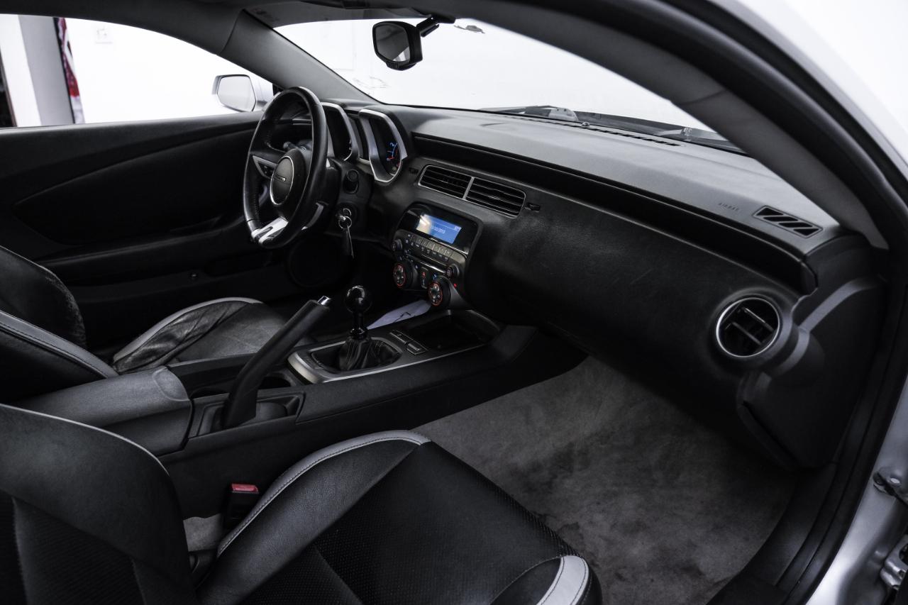Chevrolet Camaro 2dr Cpe 1SS 2011