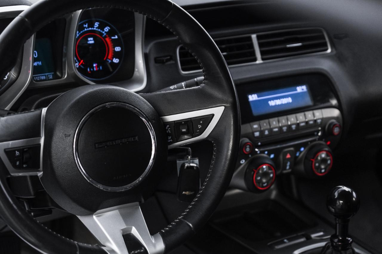Chevrolet Camaro 2dr Cpe 1SS 2011
