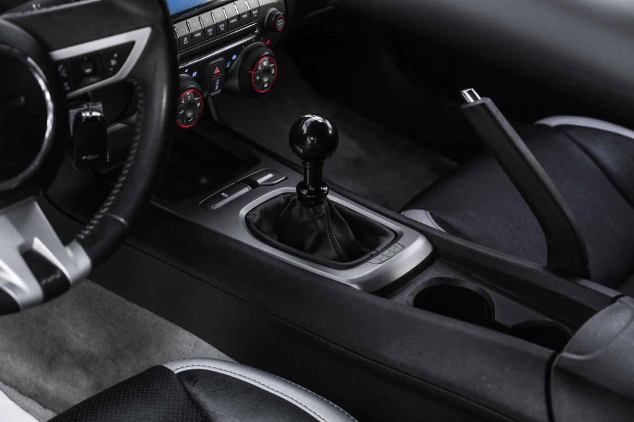 Chevrolet Camaro 2dr Cpe 1SS 2011