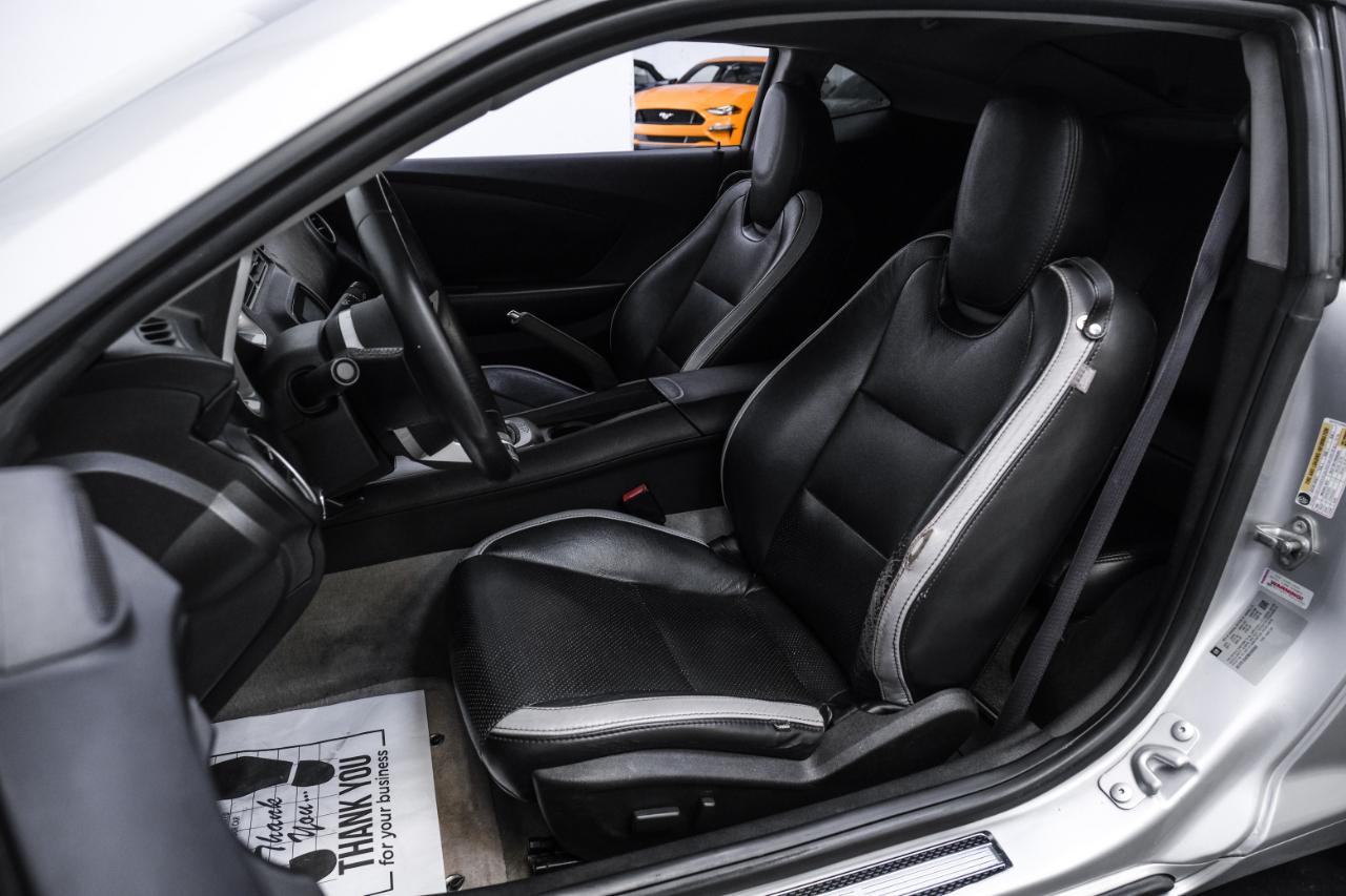Chevrolet Camaro 2dr Cpe 1SS 2011
