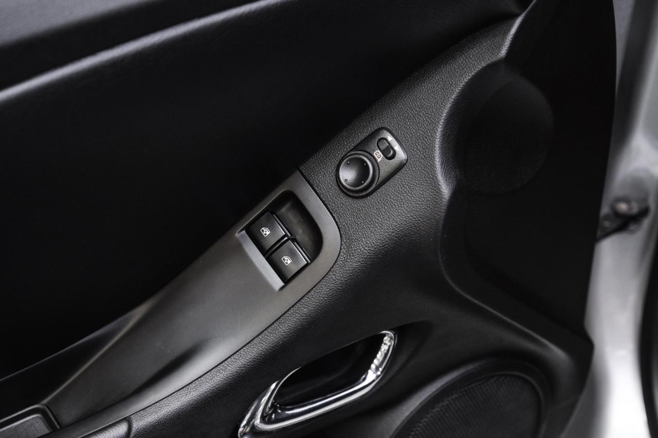 Chevrolet Camaro 2dr Cpe 1SS 2011