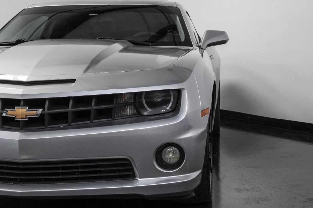 Chevrolet Camaro 2dr Cpe 1SS 2011