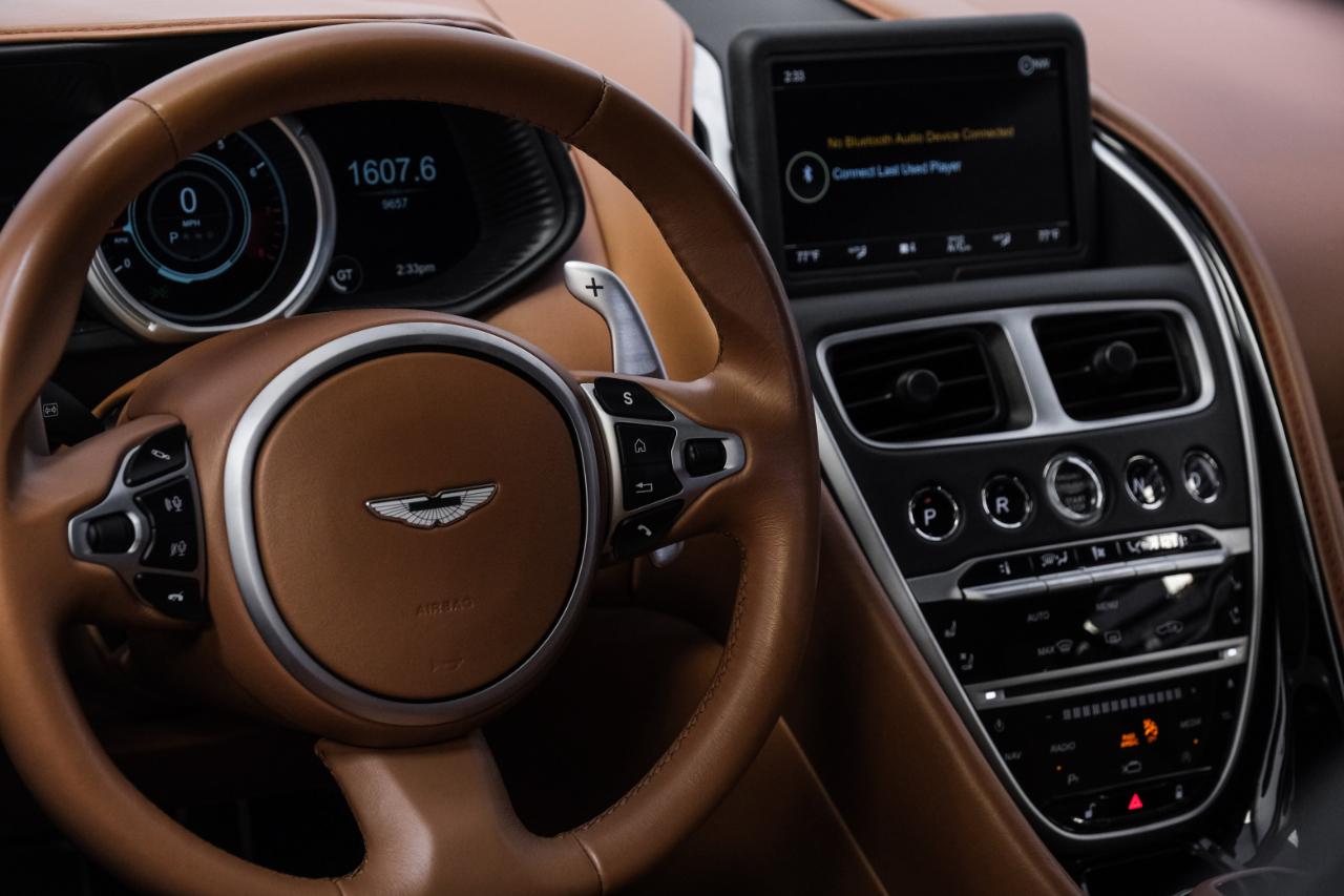 Aston Martin DB11 V8 Coupe 2020