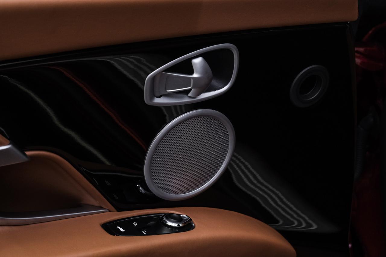 Aston Martin DB11 V8 Coupe 2020