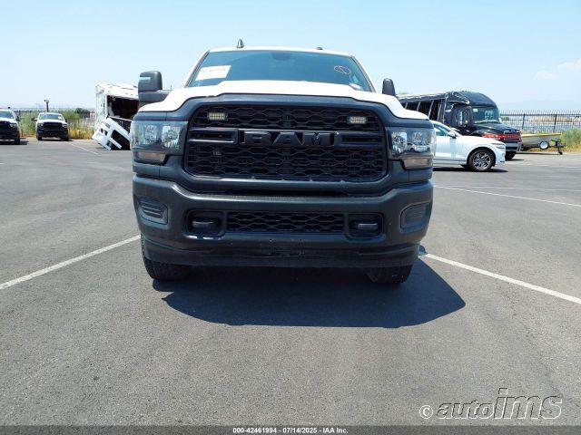 RAM 3500 Tradesman Crew Cab 4WD 2023