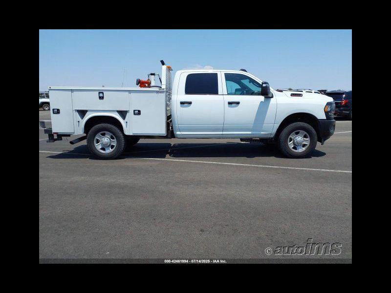 RAM 3500 Tradesman Crew Cab 4WD 2023