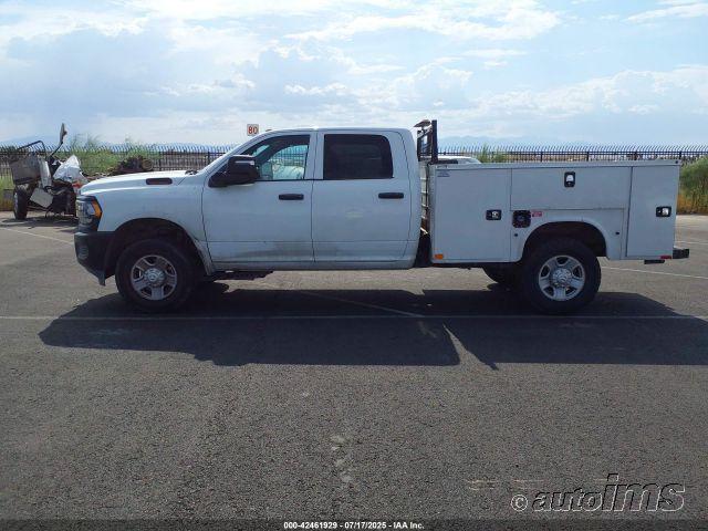 RAM 3500 ST Crew Cab LWB 4WD 2023