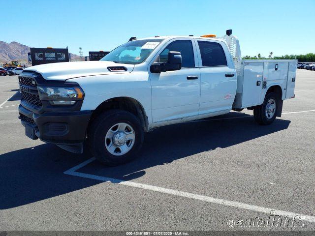 RAM 3500 Tradesman Crew Cab 4WD 2023