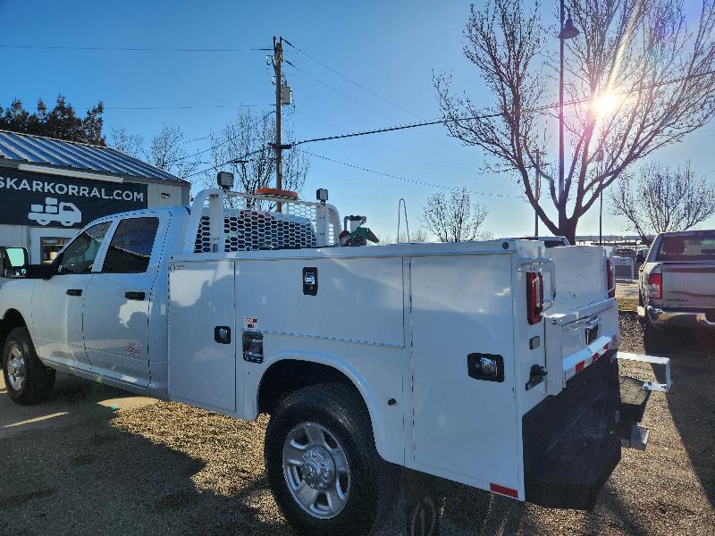 RAM 3500 Tradesman Crew Cab 4WD 2023