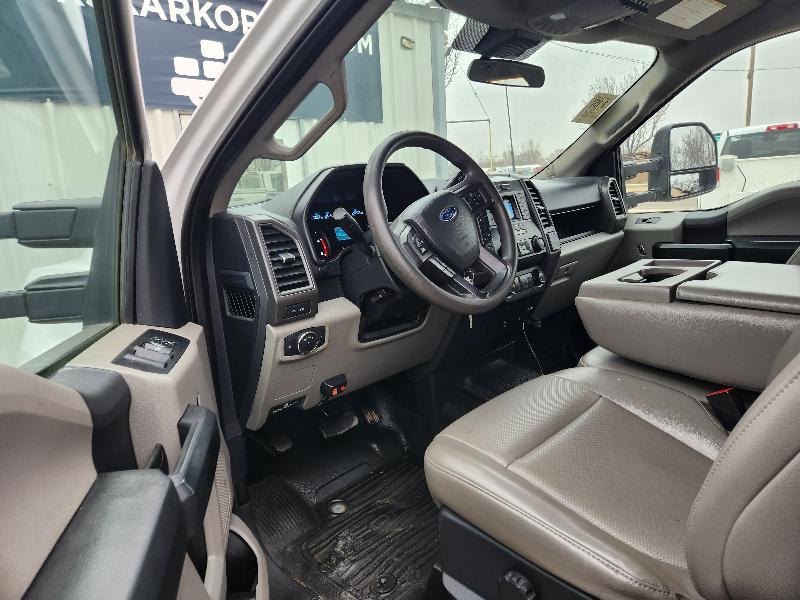 Ford F-350 SD XL Crew Cab Long Bed DRW 4WD 2022