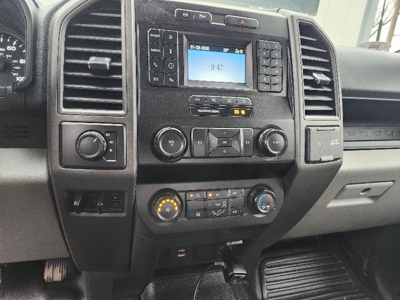 Ford F-350 SD XL Crew Cab Long Bed DRW 4WD 2022