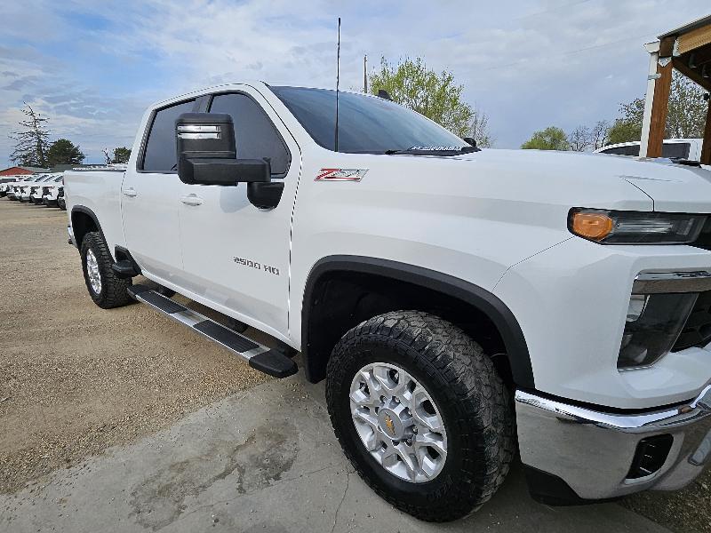 Chevrolet Silverado 2500HD LT Crew Cab Short Box 4WD 2024