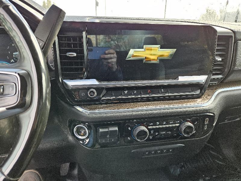 Chevrolet Silverado 2500HD LT Crew Cab Long Box 4WD 2024