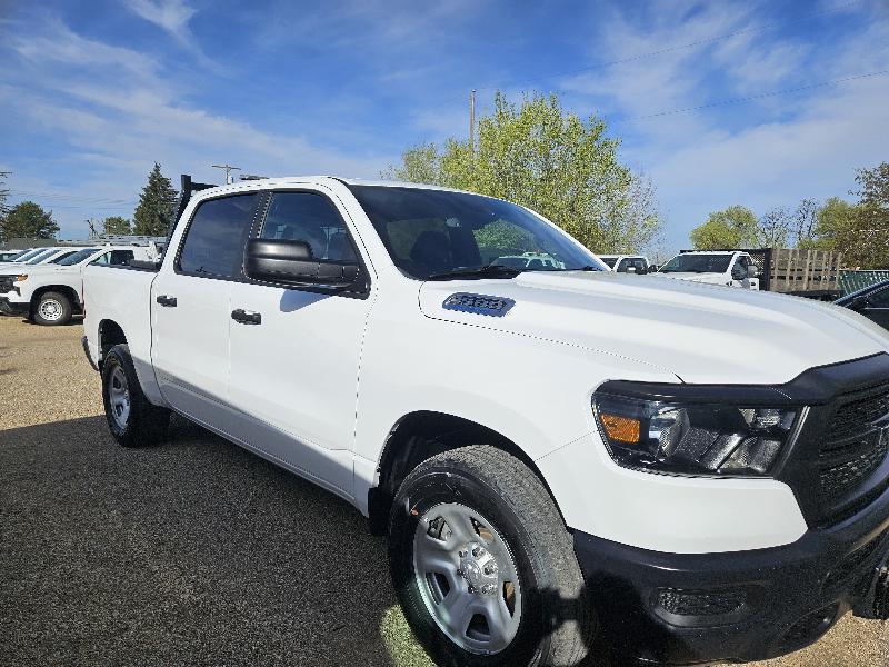RAM 1500 Tradesman Crew Cab SWB 4WD 2023