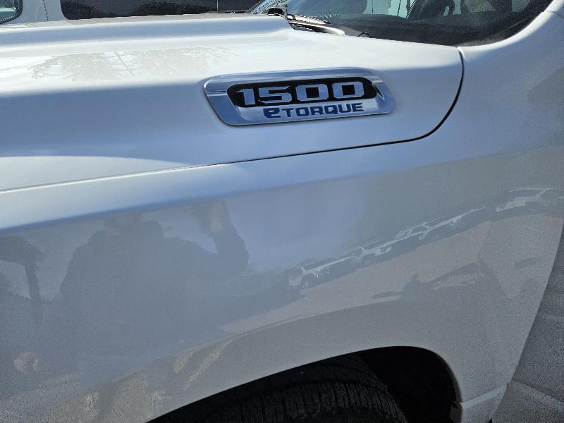 RAM 1500 Tradesman Crew Cab SWB 4WD 2023