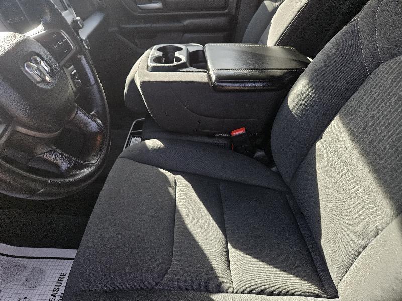 RAM 1500 Tradesman Crew Cab SWB 4WD 2023