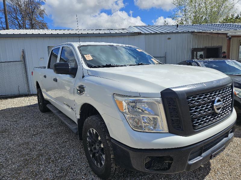 Nissan Titan XD S 4WD Diesel 2017