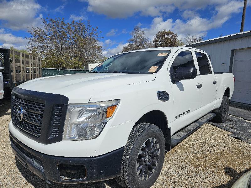 Nissan Titan XD S 4WD Diesel 2017
