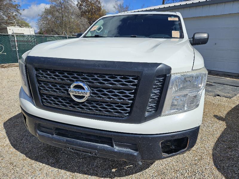 Nissan Titan XD S 4WD Diesel 2017