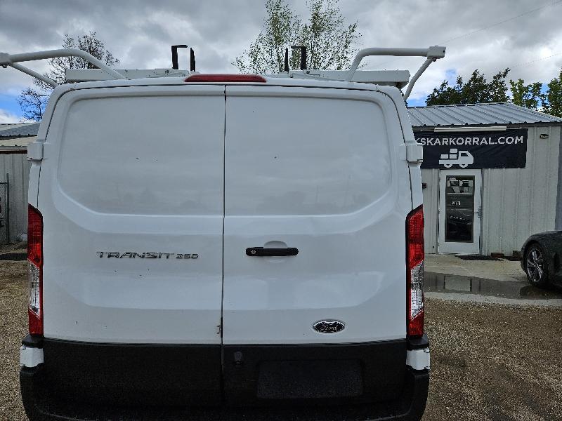 Ford Transit 250 Van Low Roof w/Sliding Pass. 130-in. WB 2021