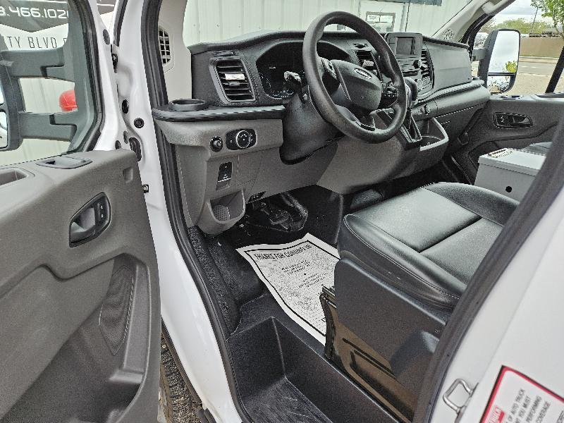 Ford Transit 250 Van Low Roof w/Sliding Pass. 130-in. WB 2021