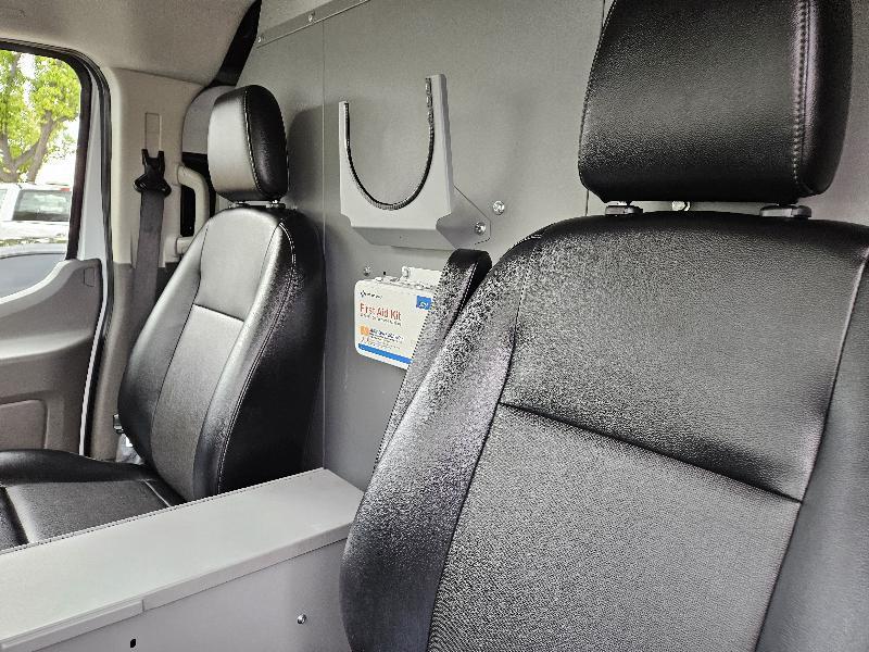 Ford Transit 250 Van Low Roof w/Sliding Pass. 130-in. WB 2021