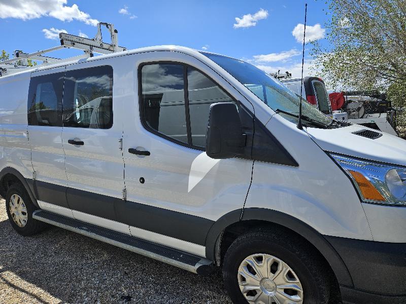 Ford Transit 250 Van Low Roof 60/40 Pass.130-in. WB 2018