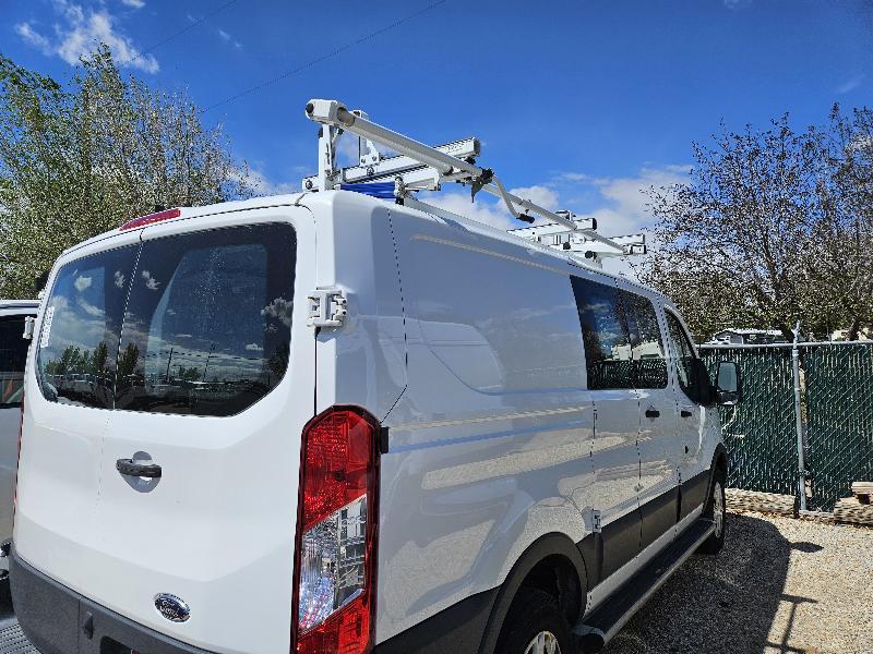 Ford Transit 250 Van Low Roof 60/40 Pass.130-in. WB 2018