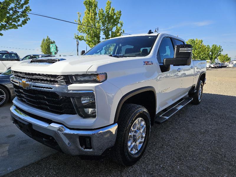 Chevrolet Silverado 2500HD LT Crew Cab Short Box 4WD 2024