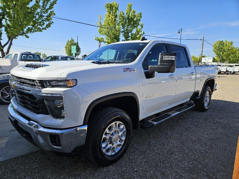 Chevrolet Silverado 2500HD LT Crew Cab Short Box 4WD 2024