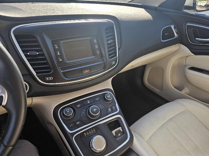 Chrysler 200 Limited 2015