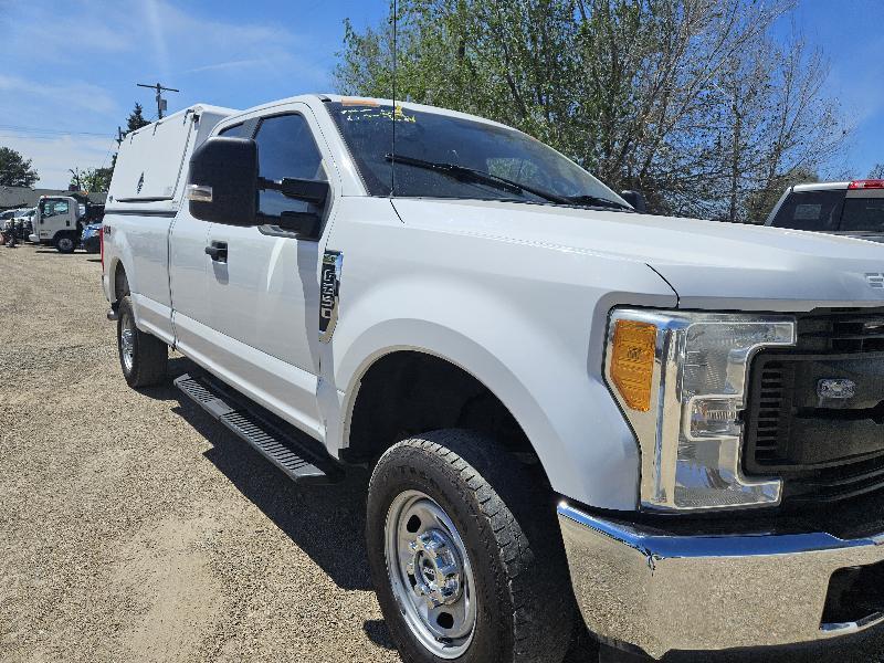 Ford F-250 SD XL SuperCab Long Bed 4WD 2017