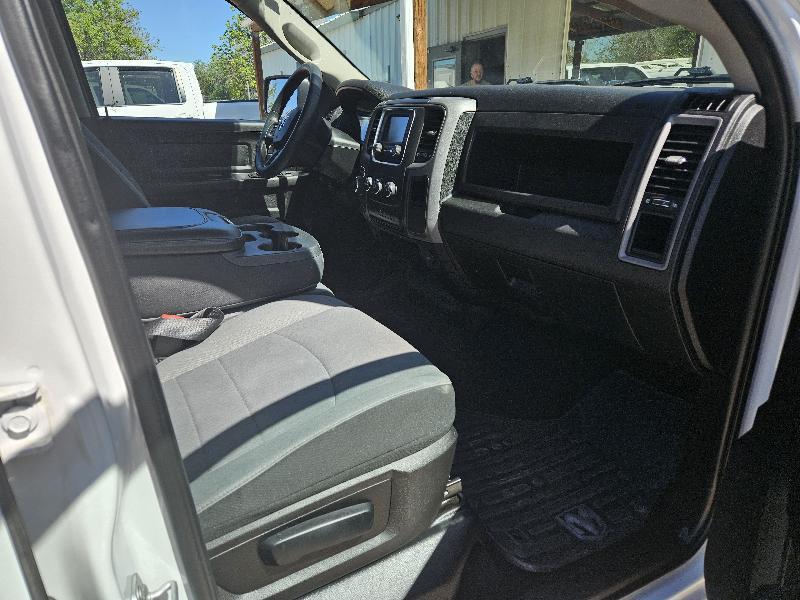 RAM 1500 Classic Tradesman Quad Cab 4WD 2021