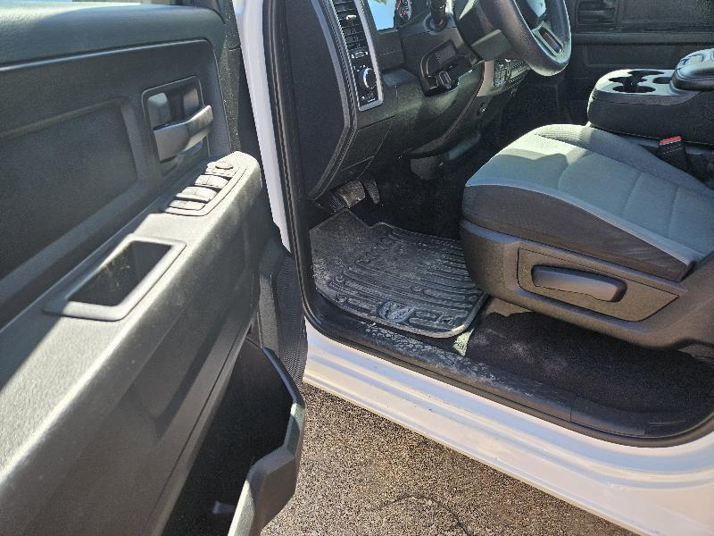 RAM 1500 Classic Tradesman Quad Cab 4WD 2021