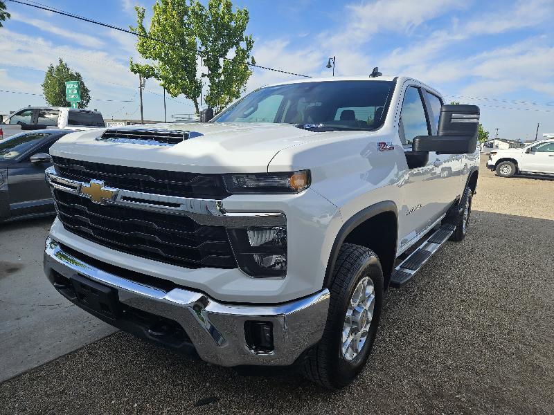 Chevrolet Silverado 2500HD LT Crew Cab Short Box 4WD 2024