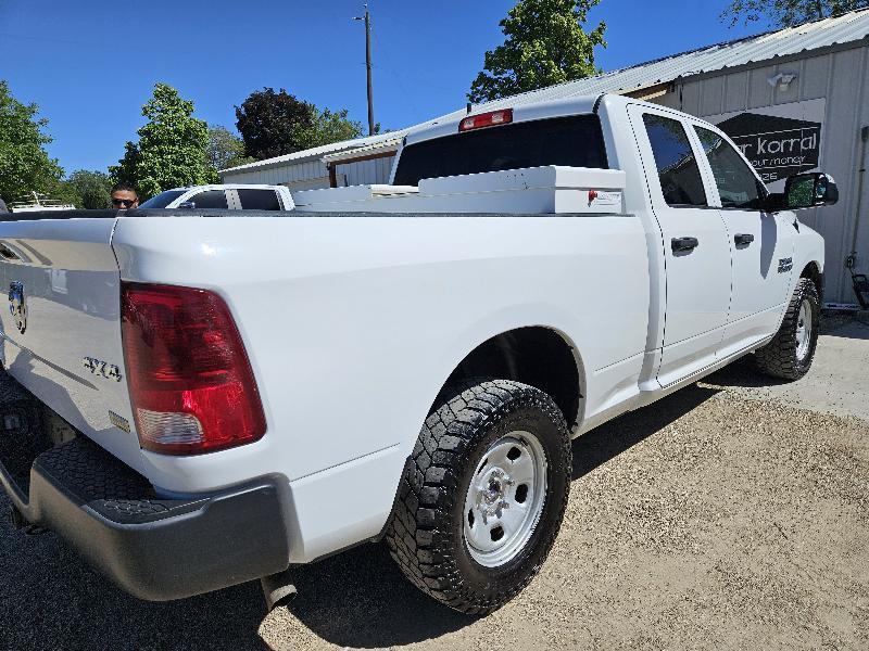 RAM 1500 Tradesman Quad Cab 4WD 2017