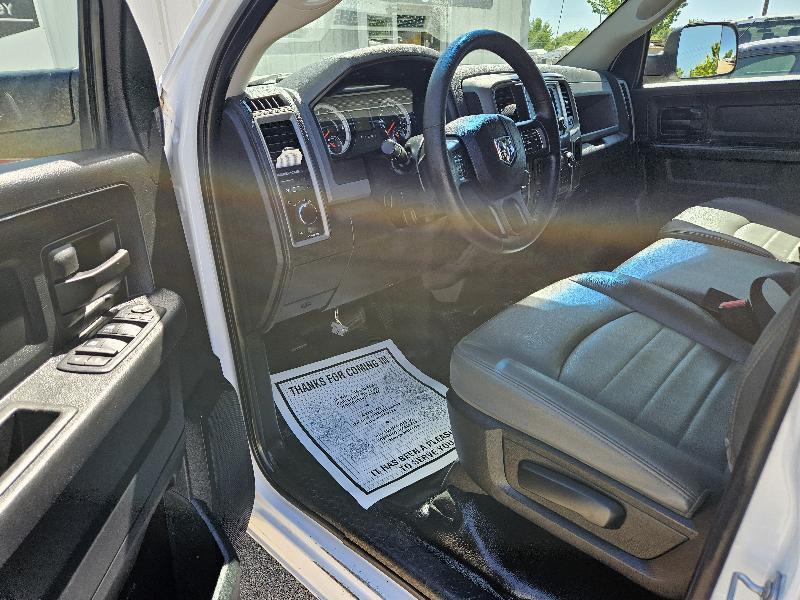 RAM 1500 Tradesman Quad Cab 4WD 2017