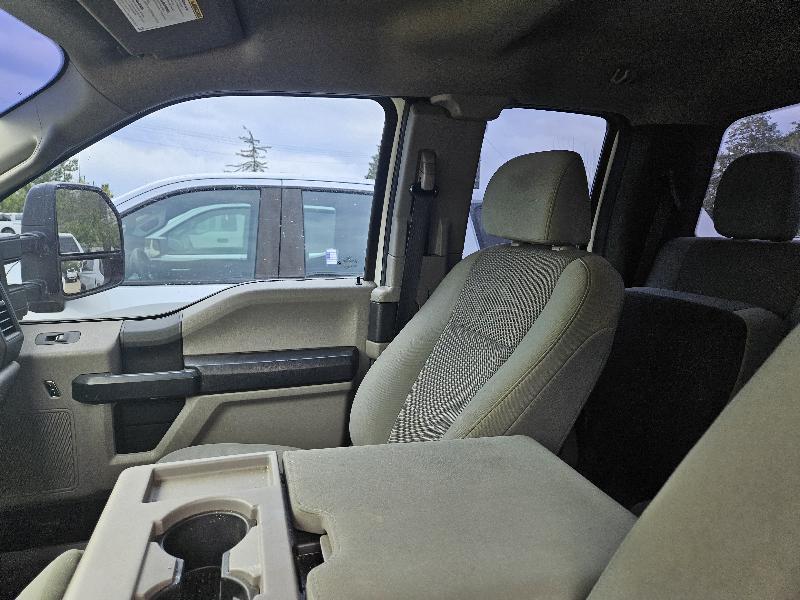Ford F-350 SD XL SuperCab Long Bed 4WD DRW 2020