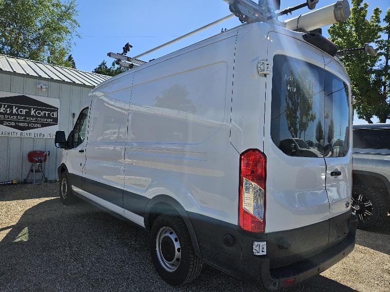 Ford Transit 250 Van Med. Roof w/Sliding Pass. 148-in. WB 2018