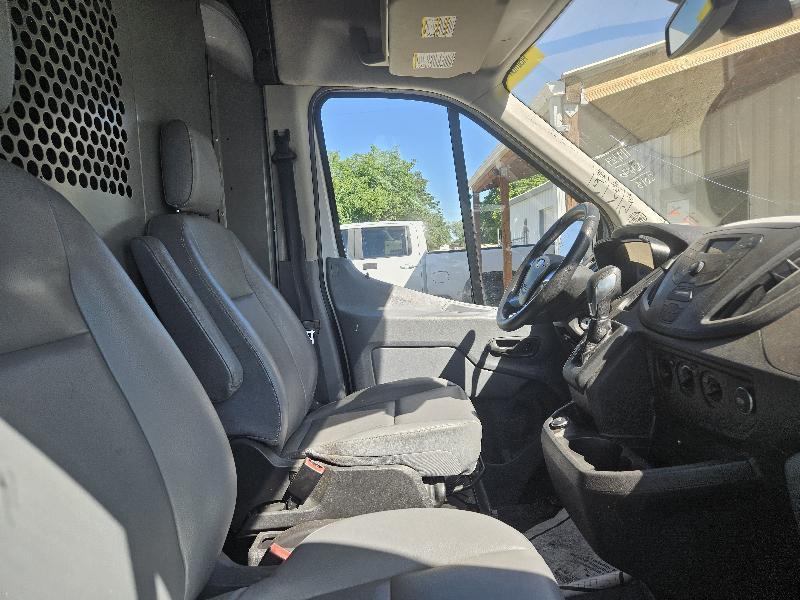 Ford Transit 250 Van Med. Roof w/Sliding Pass. 148-in. WB 2018